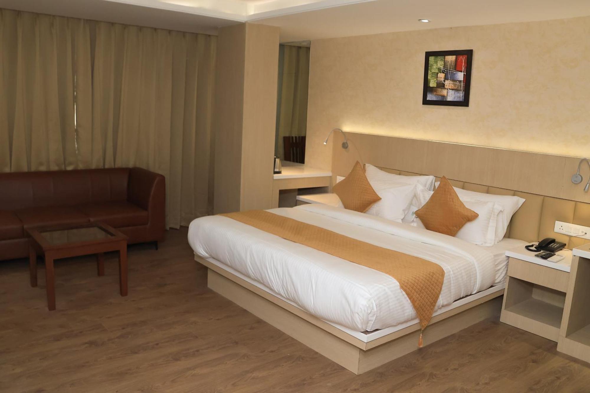 בארילי Hotel Radiance מראה חיצוני תמונה