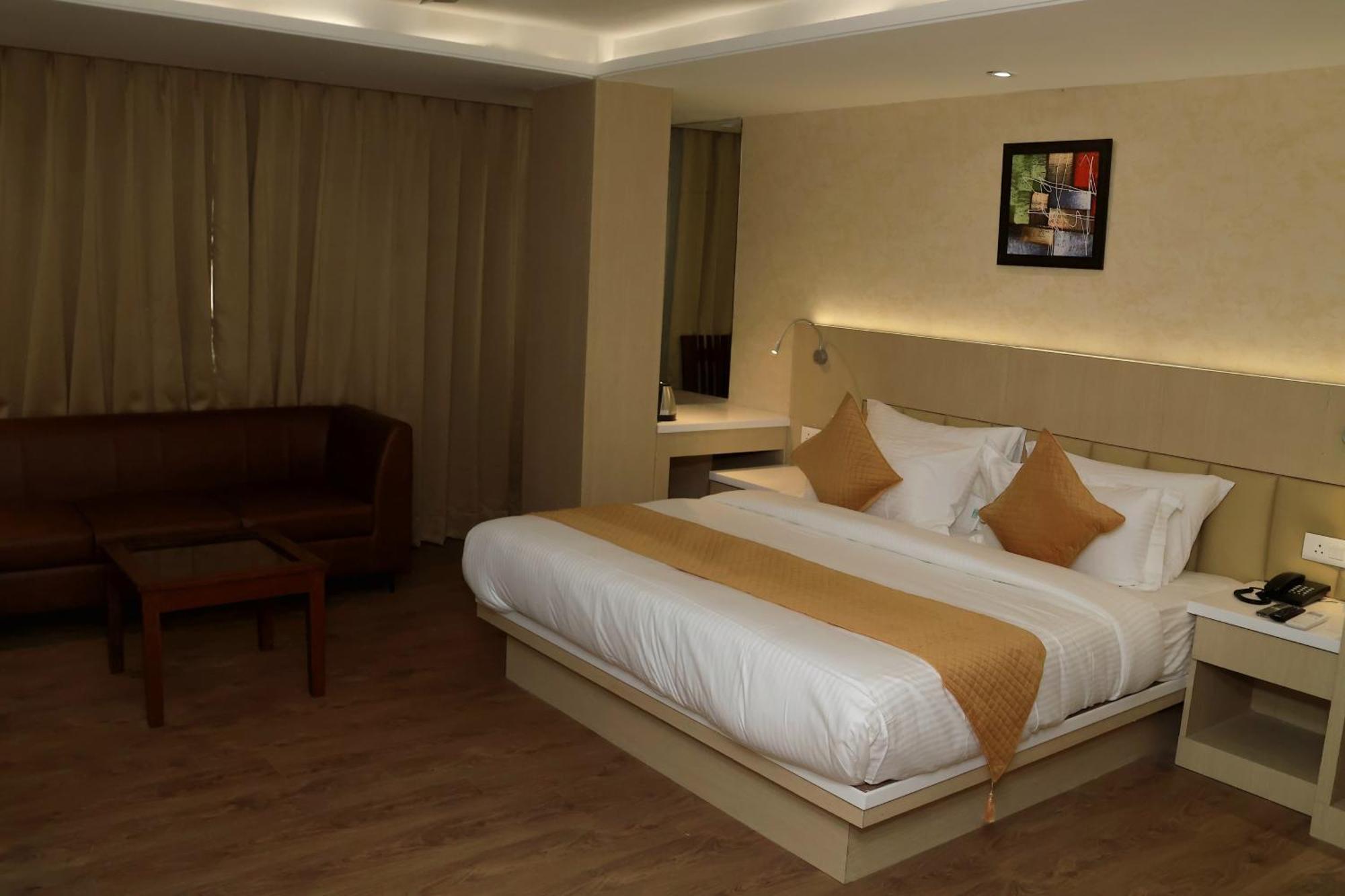בארילי Hotel Radiance מראה חיצוני תמונה
