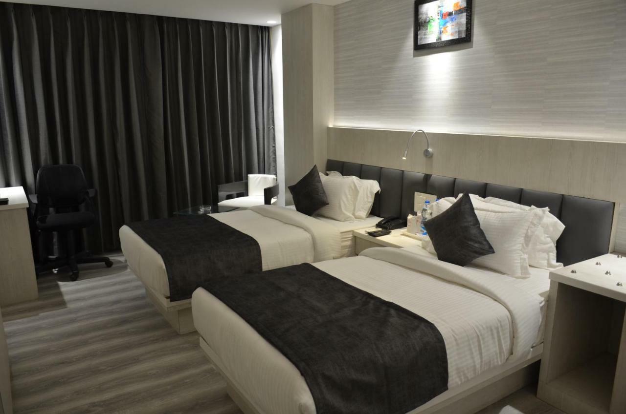 בארילי Hotel Radiance מראה חיצוני תמונה