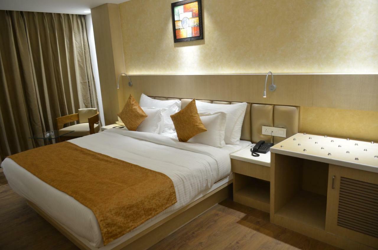 בארילי Hotel Radiance מראה חיצוני תמונה