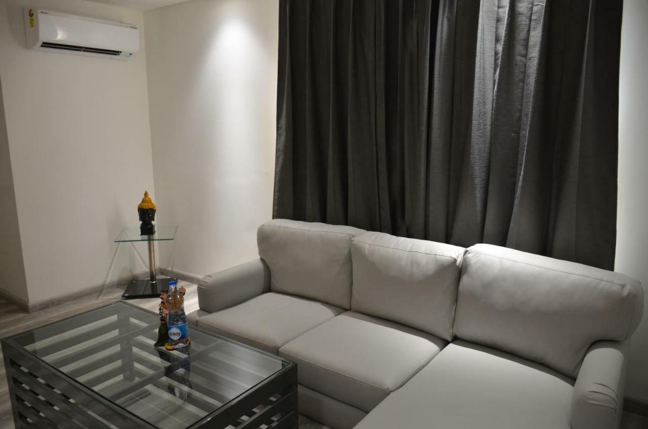 בארילי Hotel Radiance מראה חיצוני תמונה