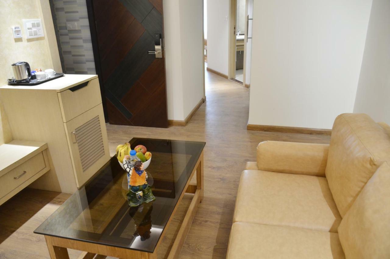 בארילי Hotel Radiance מראה חיצוני תמונה