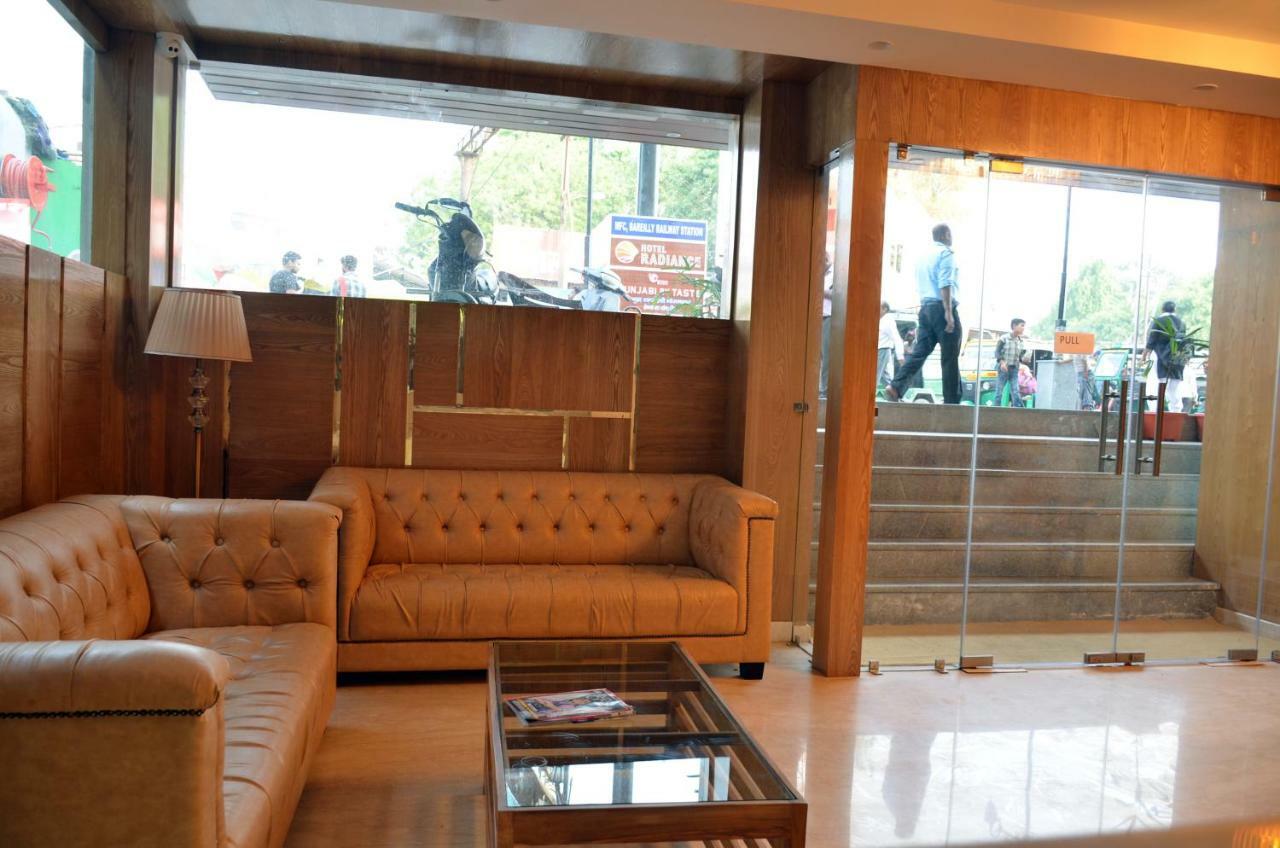 בארילי Hotel Radiance מראה חיצוני תמונה