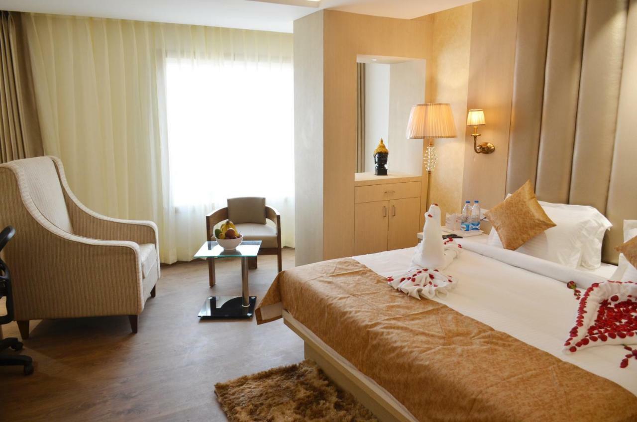 בארילי Hotel Radiance מראה חיצוני תמונה
