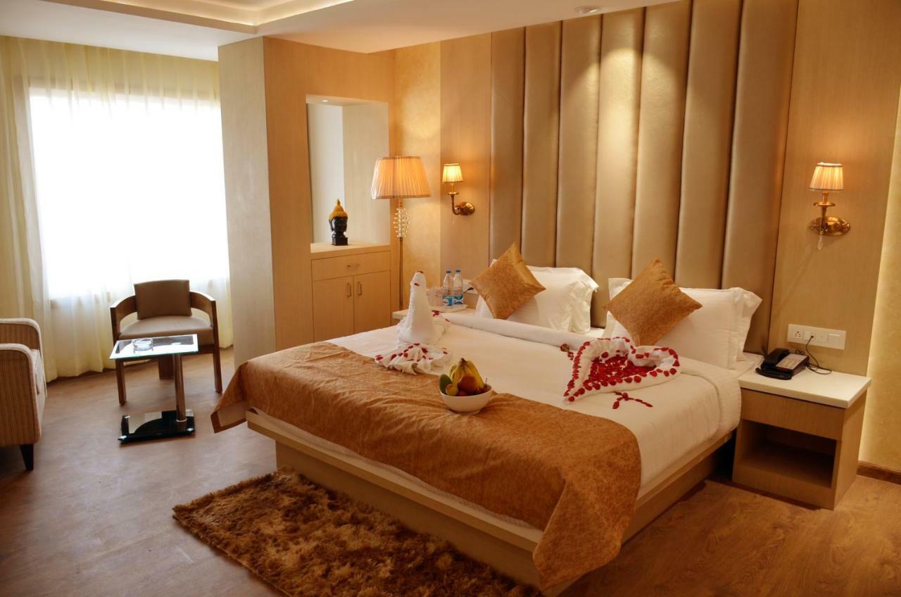 בארילי Hotel Radiance מראה חיצוני תמונה